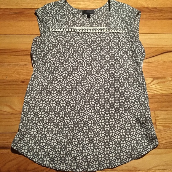 💕 Black and White Limited Blouse - Picture 2 of 6